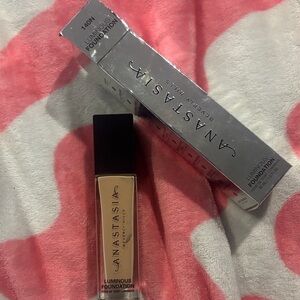 Anastasia Beverly Hills Luminous Foundation - Warm Beige